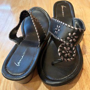 Lane Bryant Black Thong Sandal with Stitching Design (Size 10)